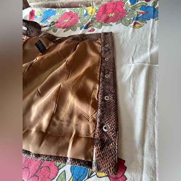 ASTR Snakeskin Mini Skirt Small - Picture 9 of 10